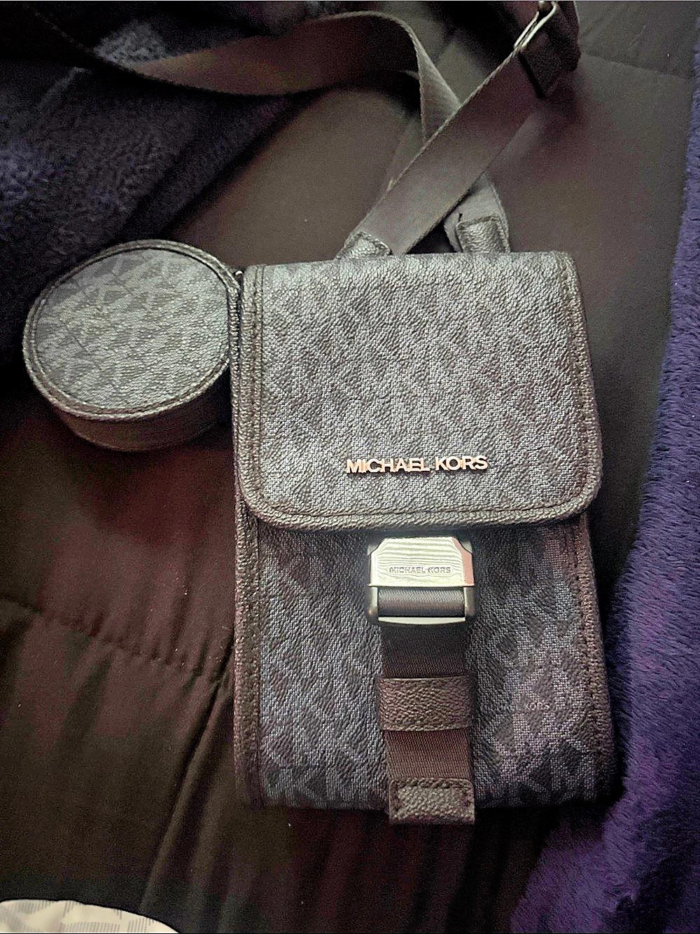 Michael Kors Hudson Mini Signature Logo Crossbody Bag With Airpod Case Black